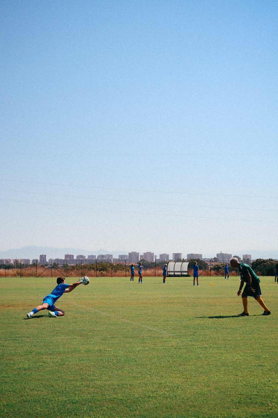 Keeper i aksjon på gressbanen