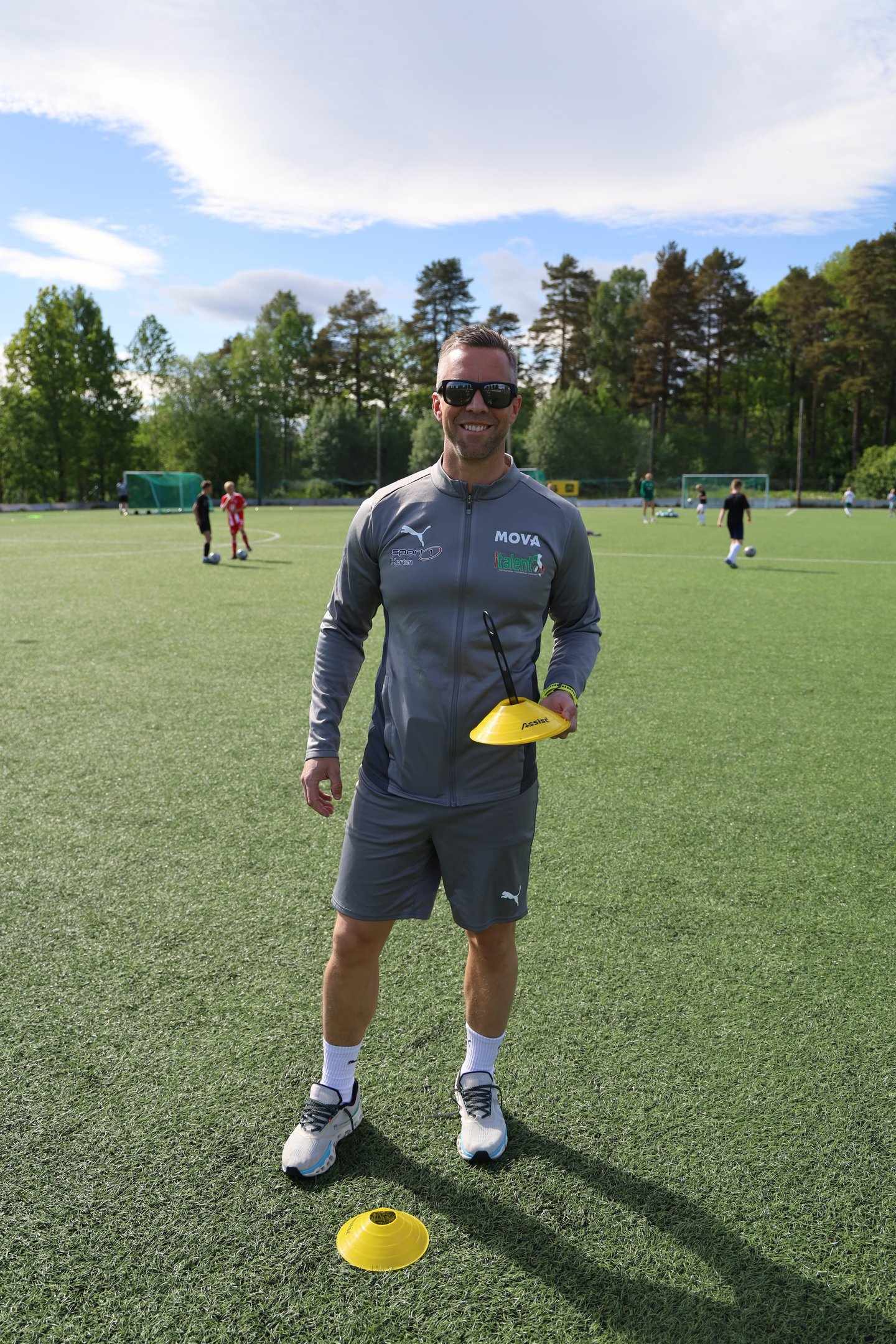 Morten Bredesen Føske på en gressbane